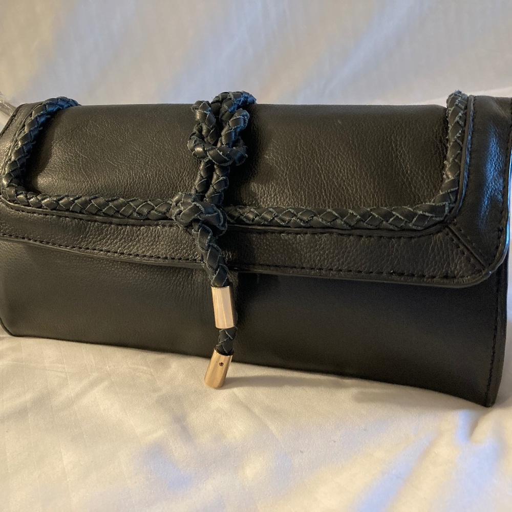 PRICE REDUCED! Tommy Bahama Grenada Leather Wristlet Clutch - BLACK!